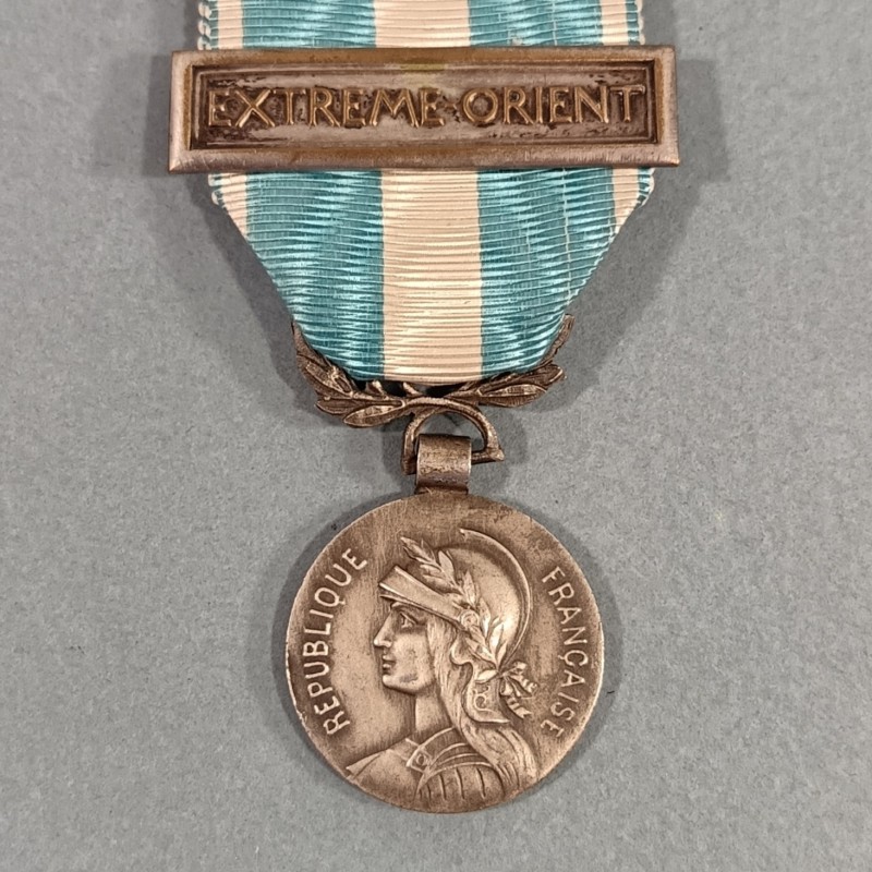 MEDAILLE COLONIALE AVEC BARRETTE EXTREME ORIENT COMMEMO INDOCHINE FABRICATION ARTHUS BERTRAND